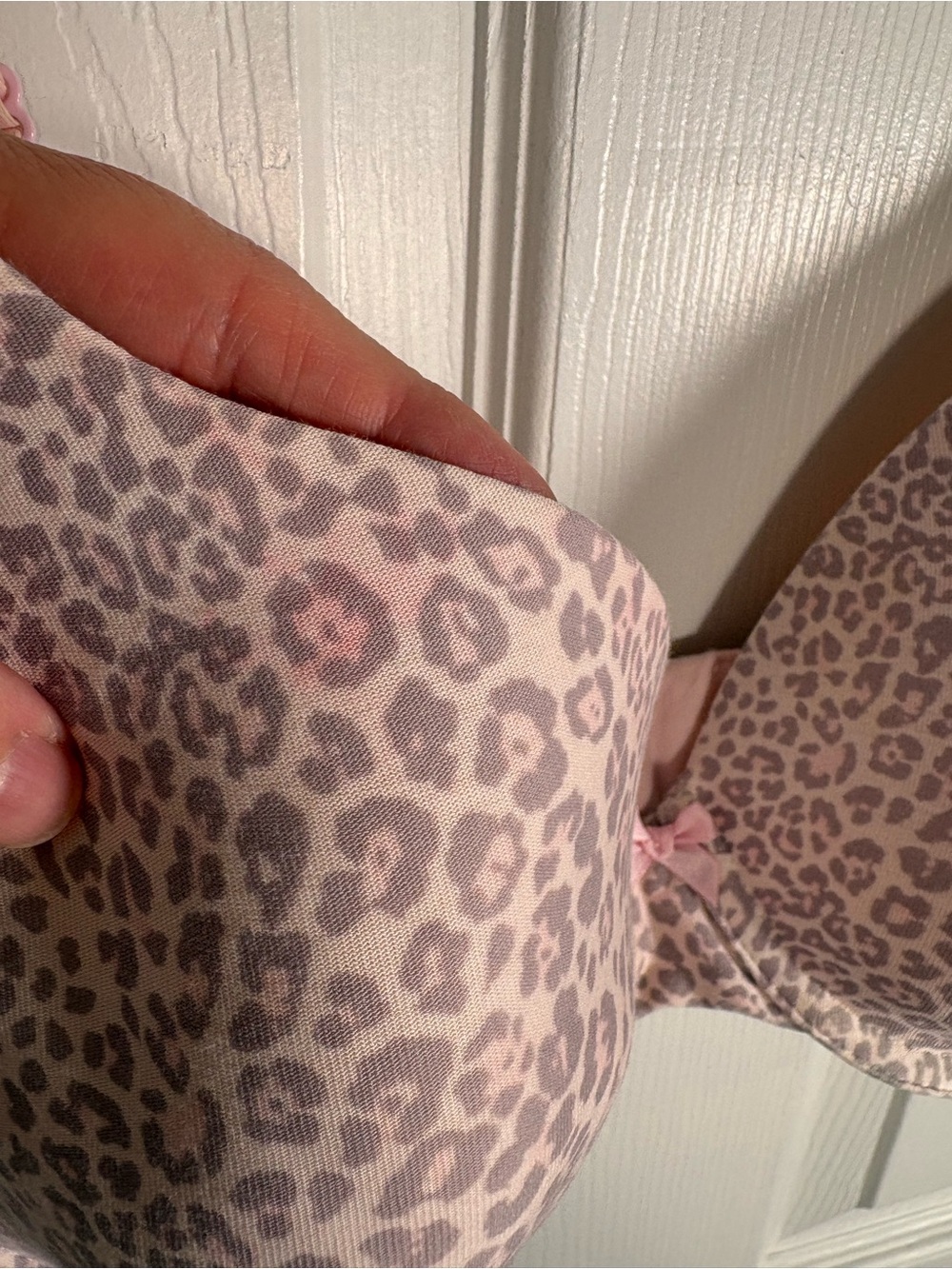 Victoria’s Secret Pink Leopard Print Underwire Bra Size 38C - Picture 2 of 9